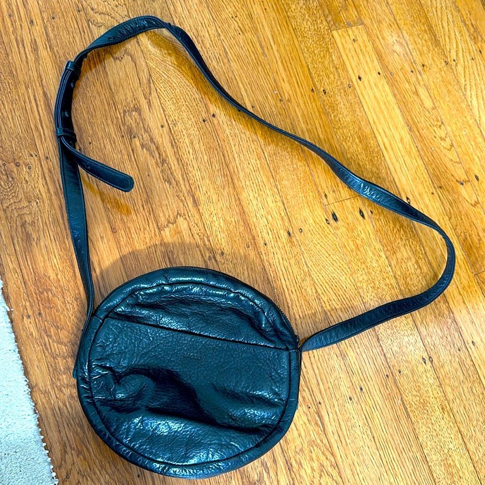 Baggu Circle Round Crossbody Bag in Black Pebbled Leather